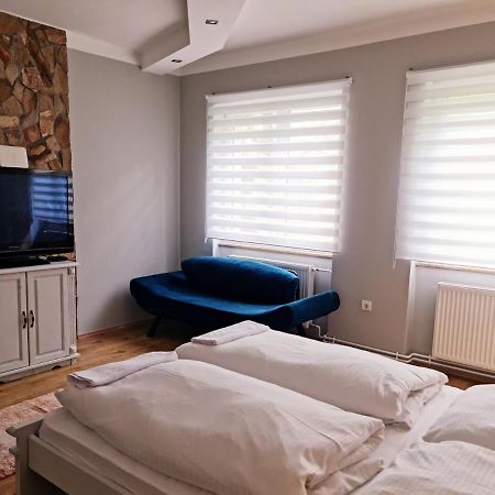 Huerrem Apartman Eger Buitenkant foto